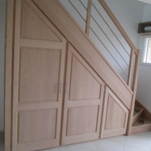 Escalier placard bois intégré