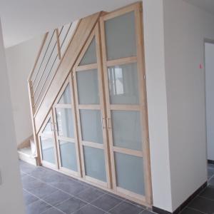 Escalier avec placard verre
