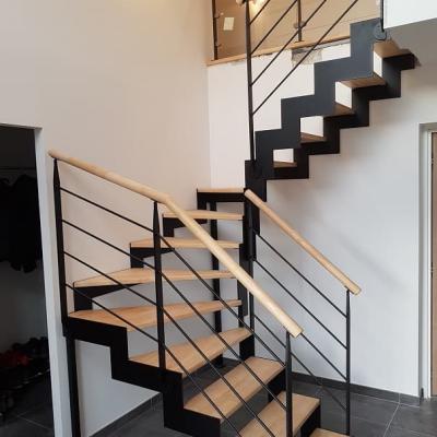 Escalier métal à marches en Z